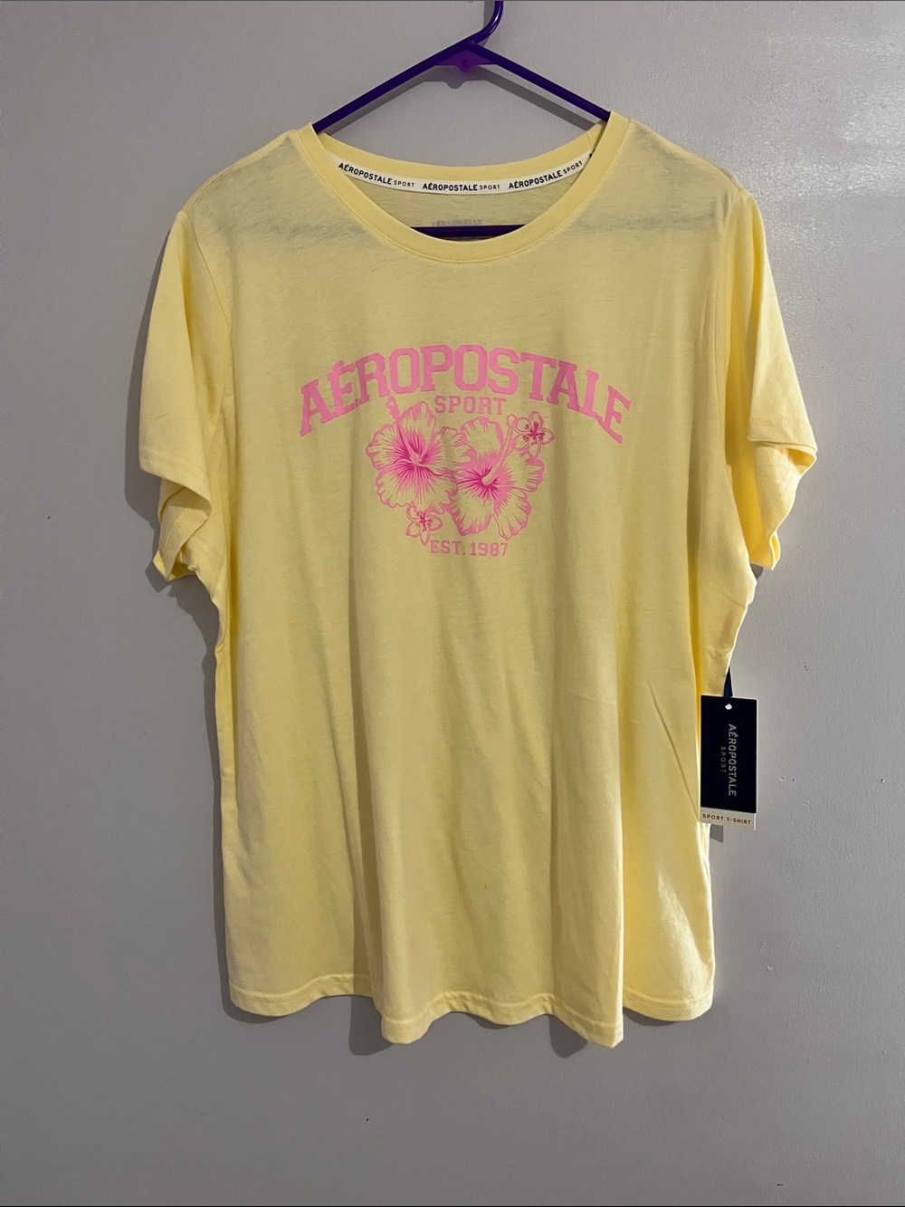 Aeropostale Yellow Tee with Bright Pink Hibiscus Floral Logo 2X New